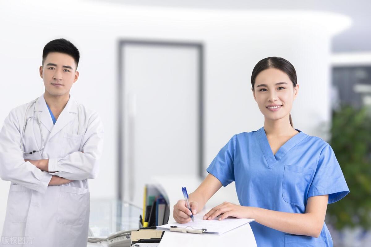 月嫂育儿师,新生儿不请月嫂如何护理