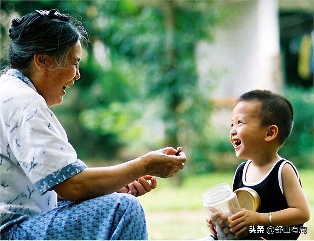 家庭中，跟父母亲人“关系不好”的人，有这几种共性