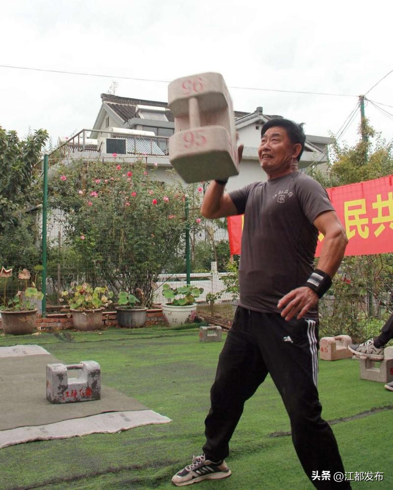 沈长贵：玩转百斤石锁，带动全民健身