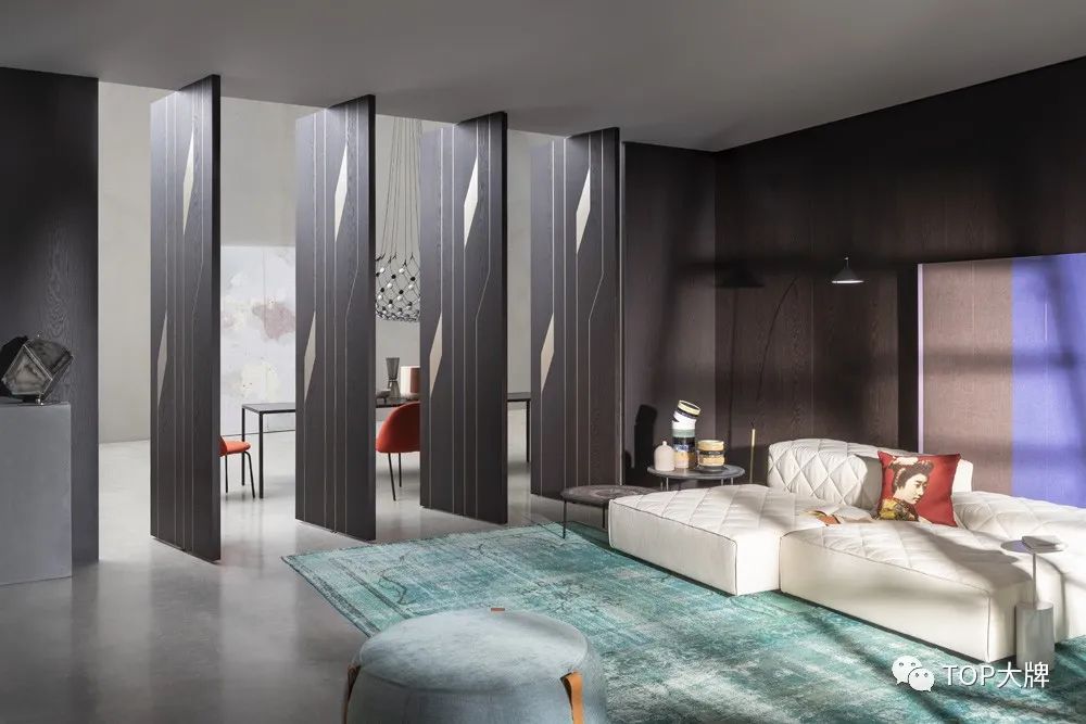 意大利轻奢顶级卧室门,意式轻奢风格隐形门