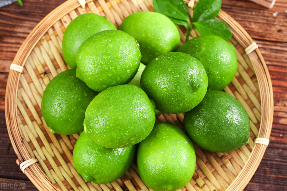 淋浴喷头用一段时间有脏东西,淋浴喷头堵了会使热水变冷吗