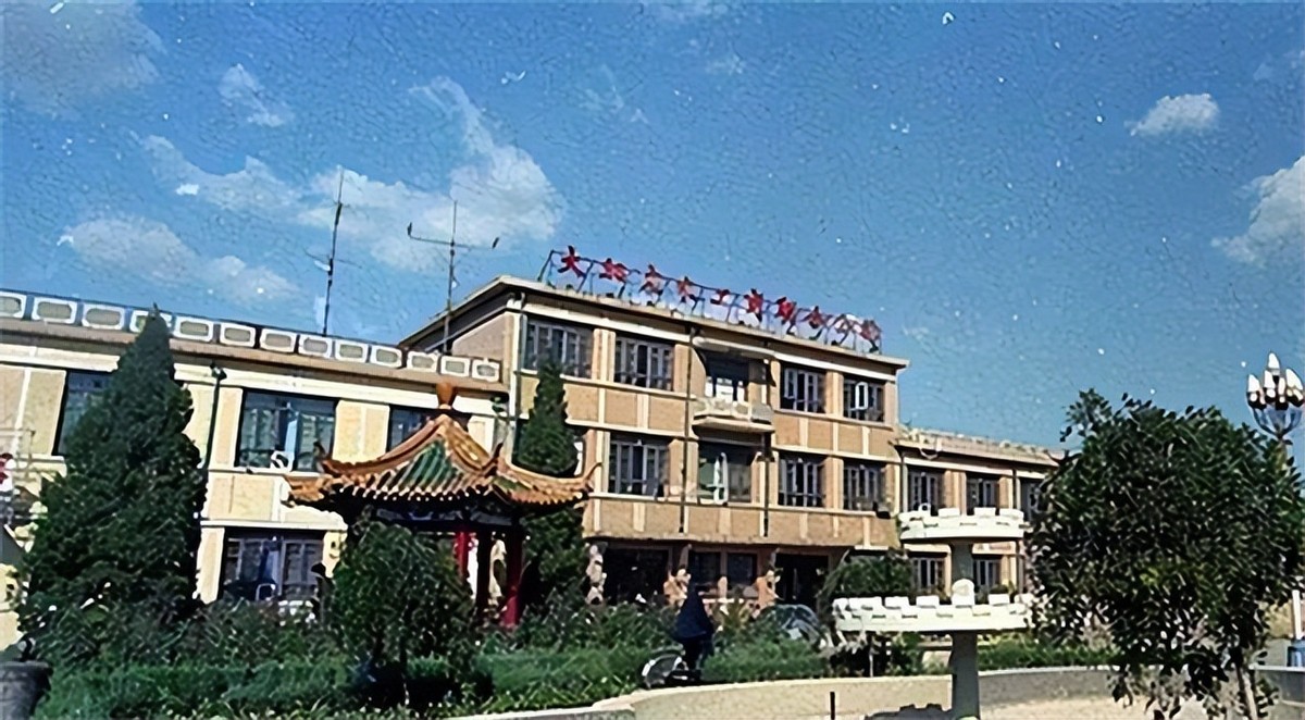 大邱庄禹作敏别墅现状：人去楼空，断垣残壁