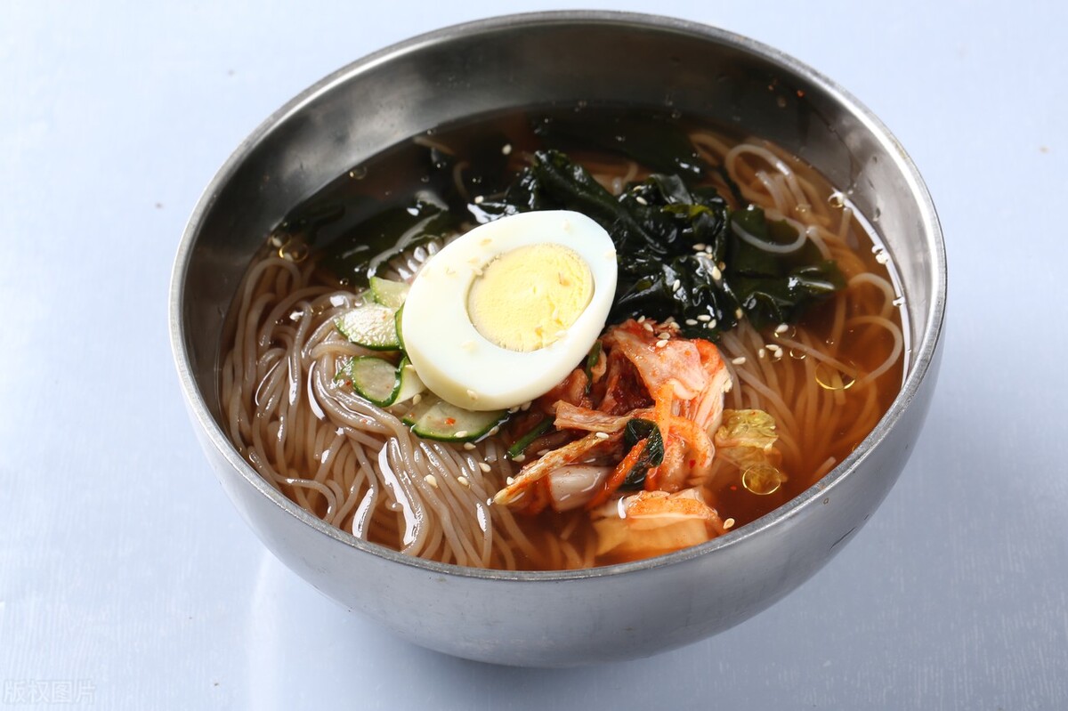 日本游玩一天10000元够不够,日本旅游7天30万日元