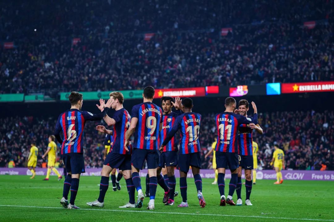 罗贝托一传一射,莱万破门,巴萨主场2-0加的斯!