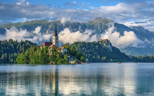 斯洛文尼亚独立,斯洛文尼亚只有独立才能发展