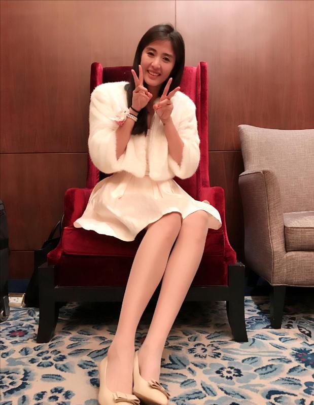 赵丽娜退役当网红,中国女足门将赵丽娜退役