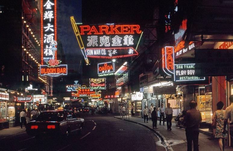 英国未从香港拿钱?外交部原副部长:香港回归前英国每年拿走千亿