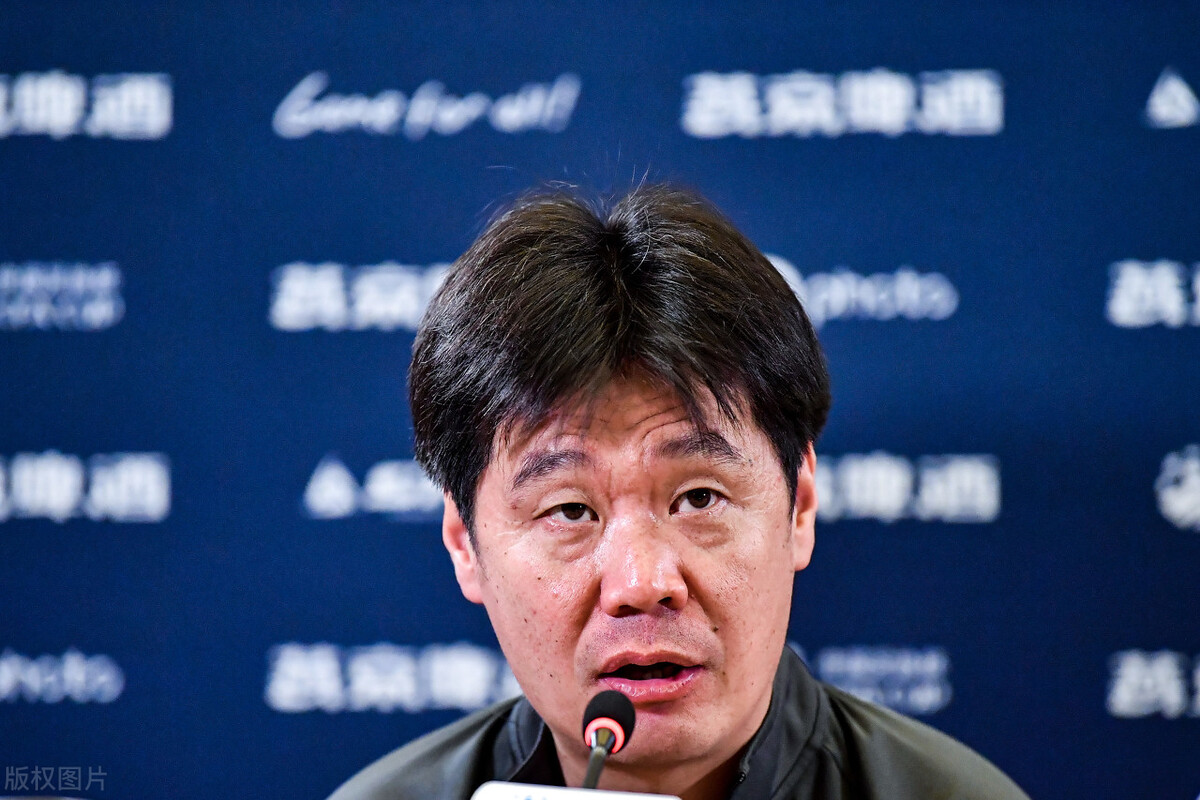 国足征召李霄鹏,曝李霄鹏立国足新规