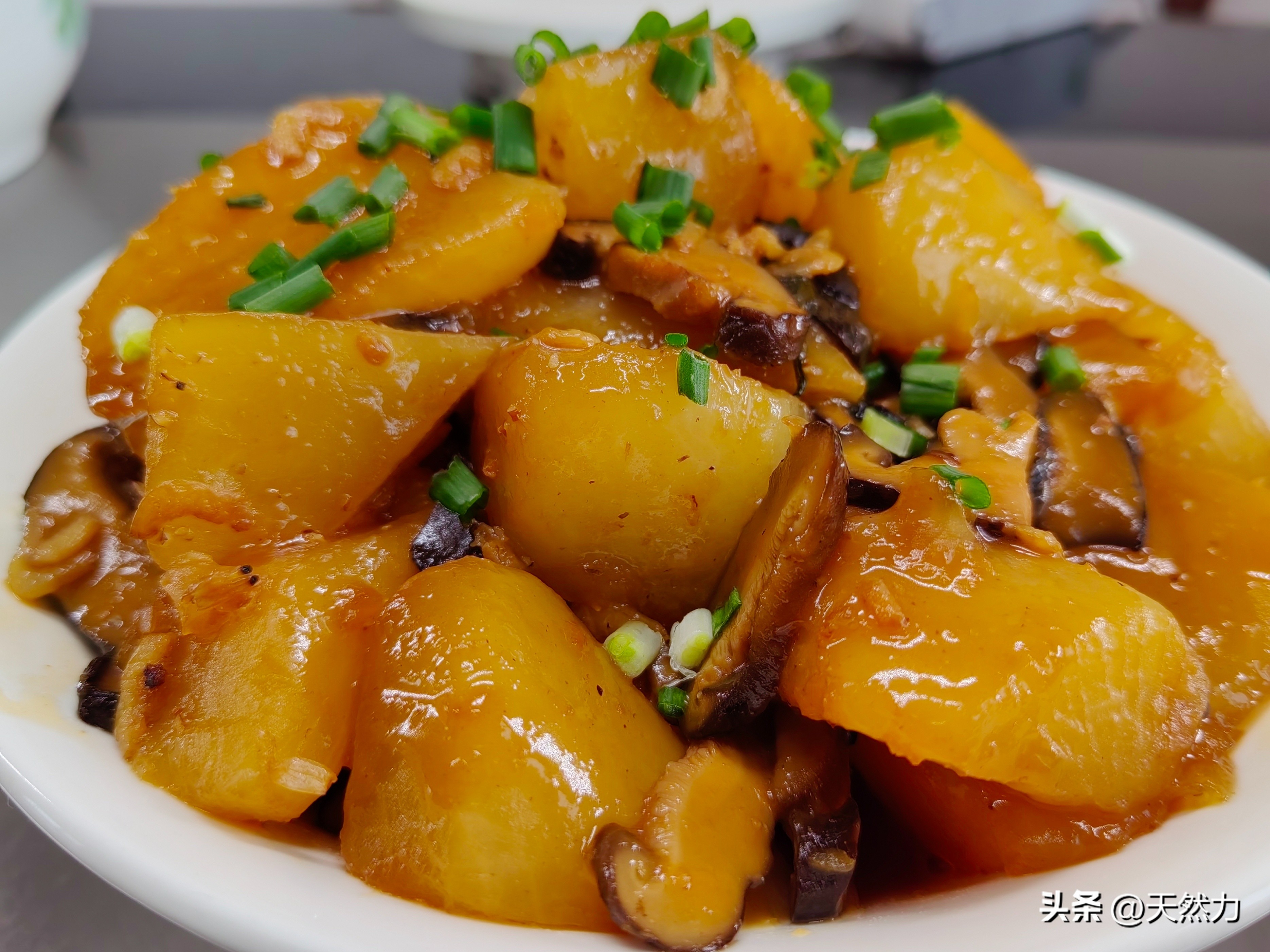 白萝卜爽口小菜的做法,白萝卜清脆爽口好吃又下饭的做法