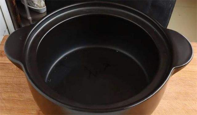 砂锅不溢锅怎么办,砂锅的正确开锅方法不伤手