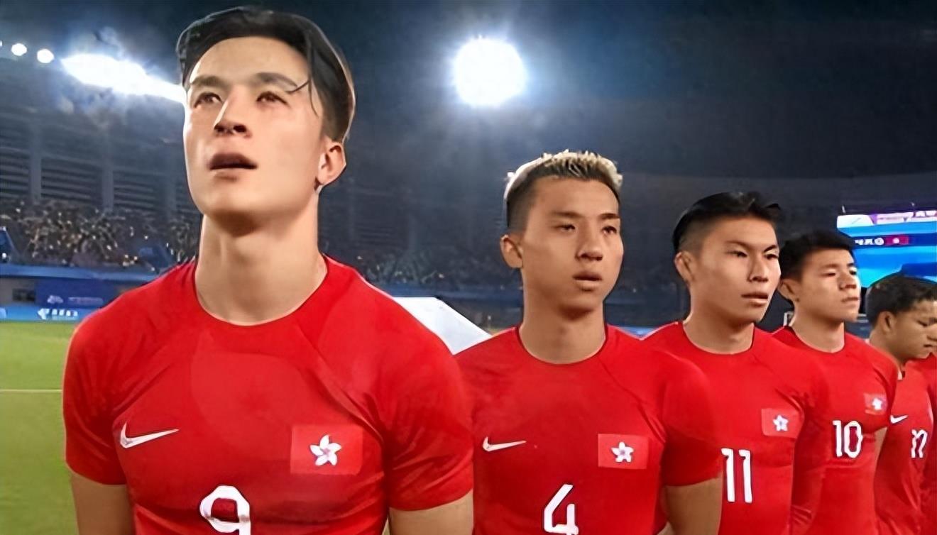 何诗蓓夺冠奏国歌,何诗蓓破世界纪录