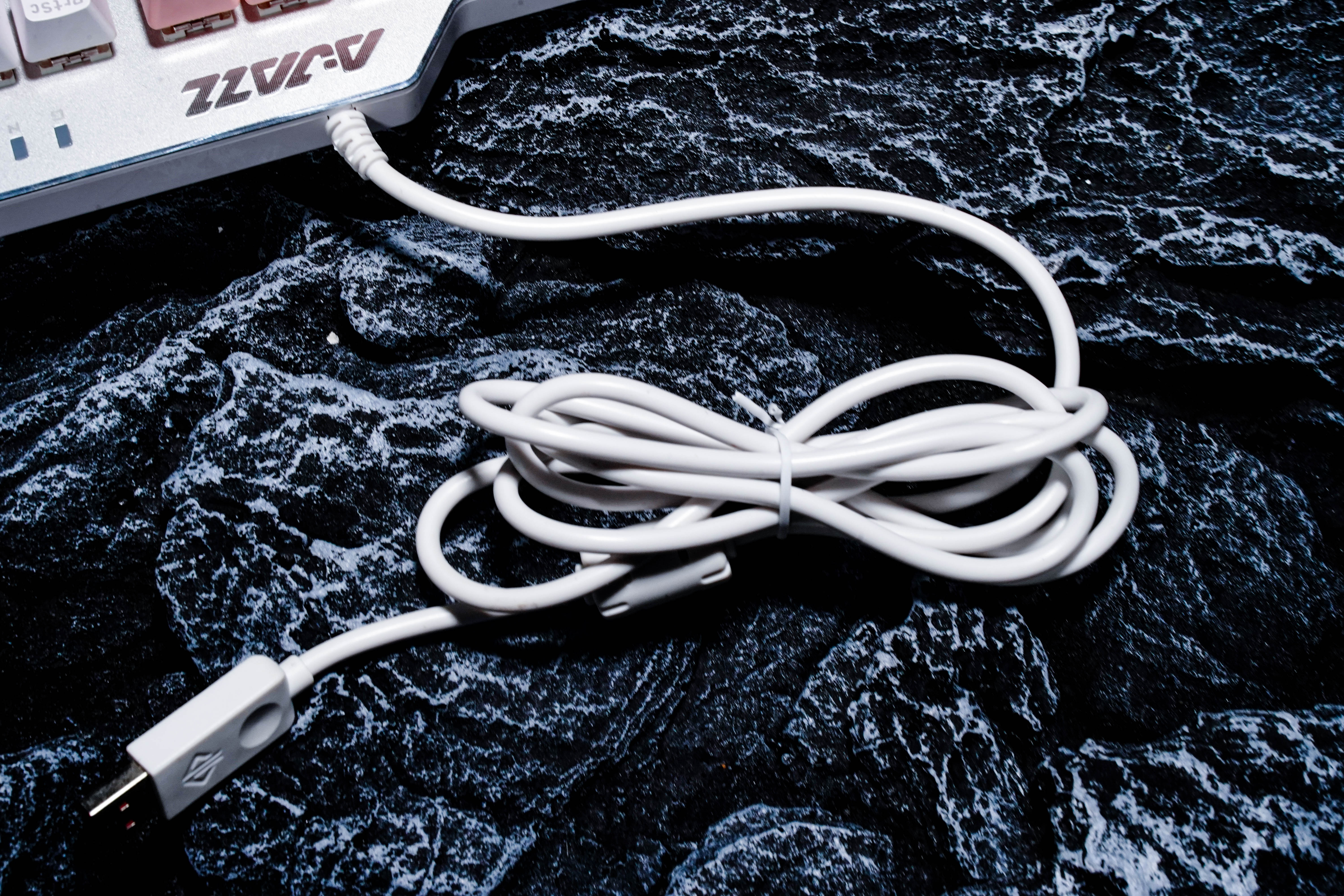 黑爵ak35i键盘茶轴红轴对比,黑爵键盘ak35i驱动器