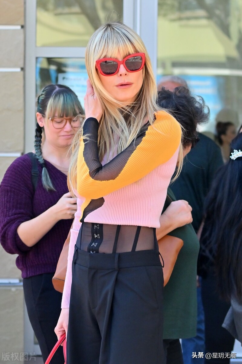 海蒂·克鲁姆走秀视频,海蒂·克鲁姆作品