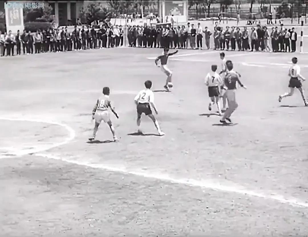 老电影海燕,老电影两个小足球队1956插曲