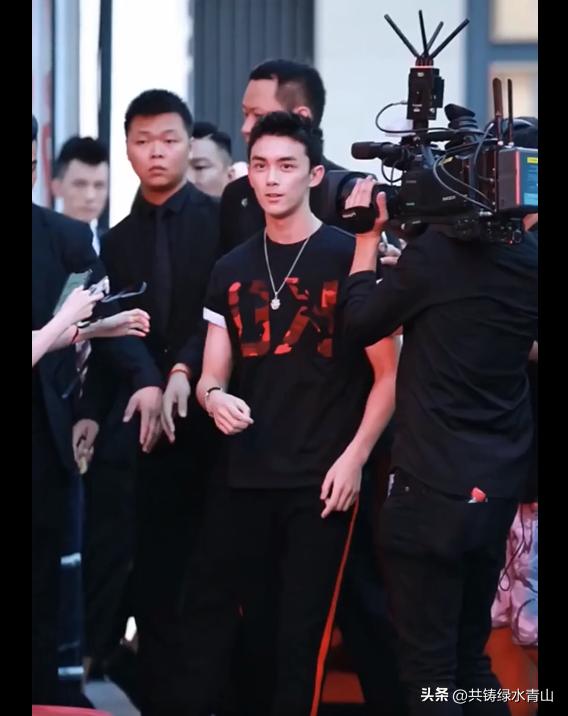 领导新春慰问一线员工,领导慰问一线女职工