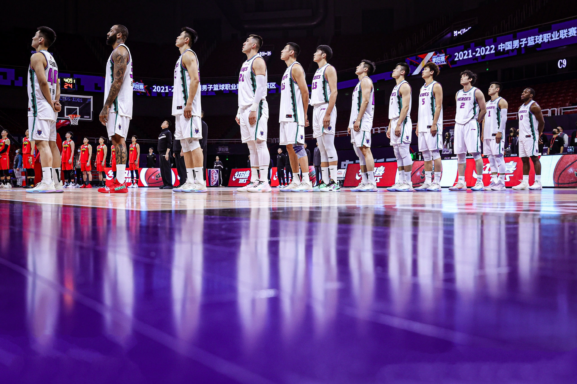 余嘉豪周琦,余嘉豪对位周琦