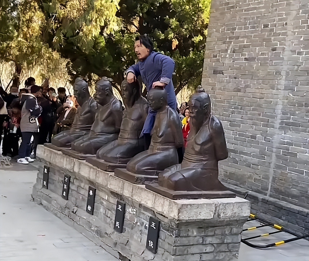 流浪地球2狂飙西安话,狂飙流浪地球2剧情介绍