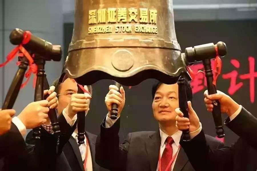 农村穷小子，借钱养猪，把3.1万变成1700亿，成河南首富，凭啥？