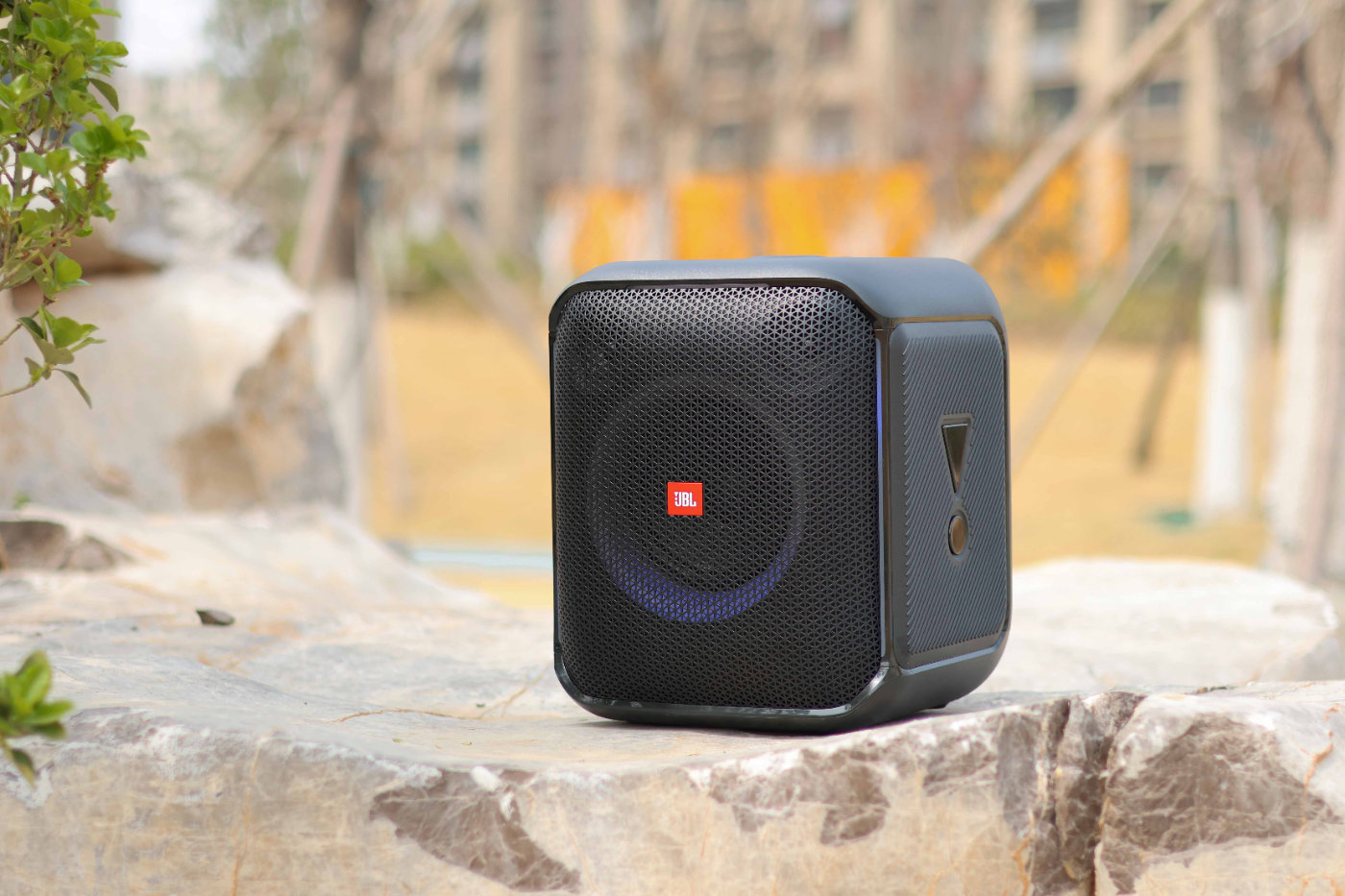 双无线话筒大功率蓝牙音响,jbl户外音箱710对比评测