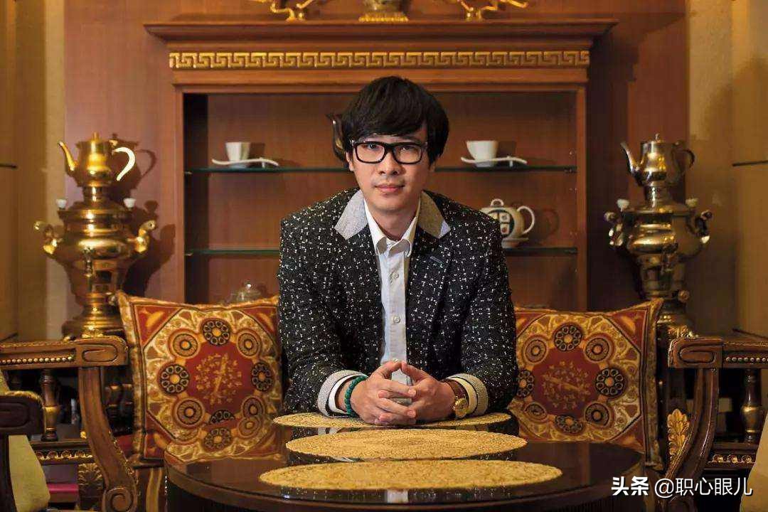 从宅男到首富：下过岗、摆过摊的唐家三少，凭啥在家就能年入过亿