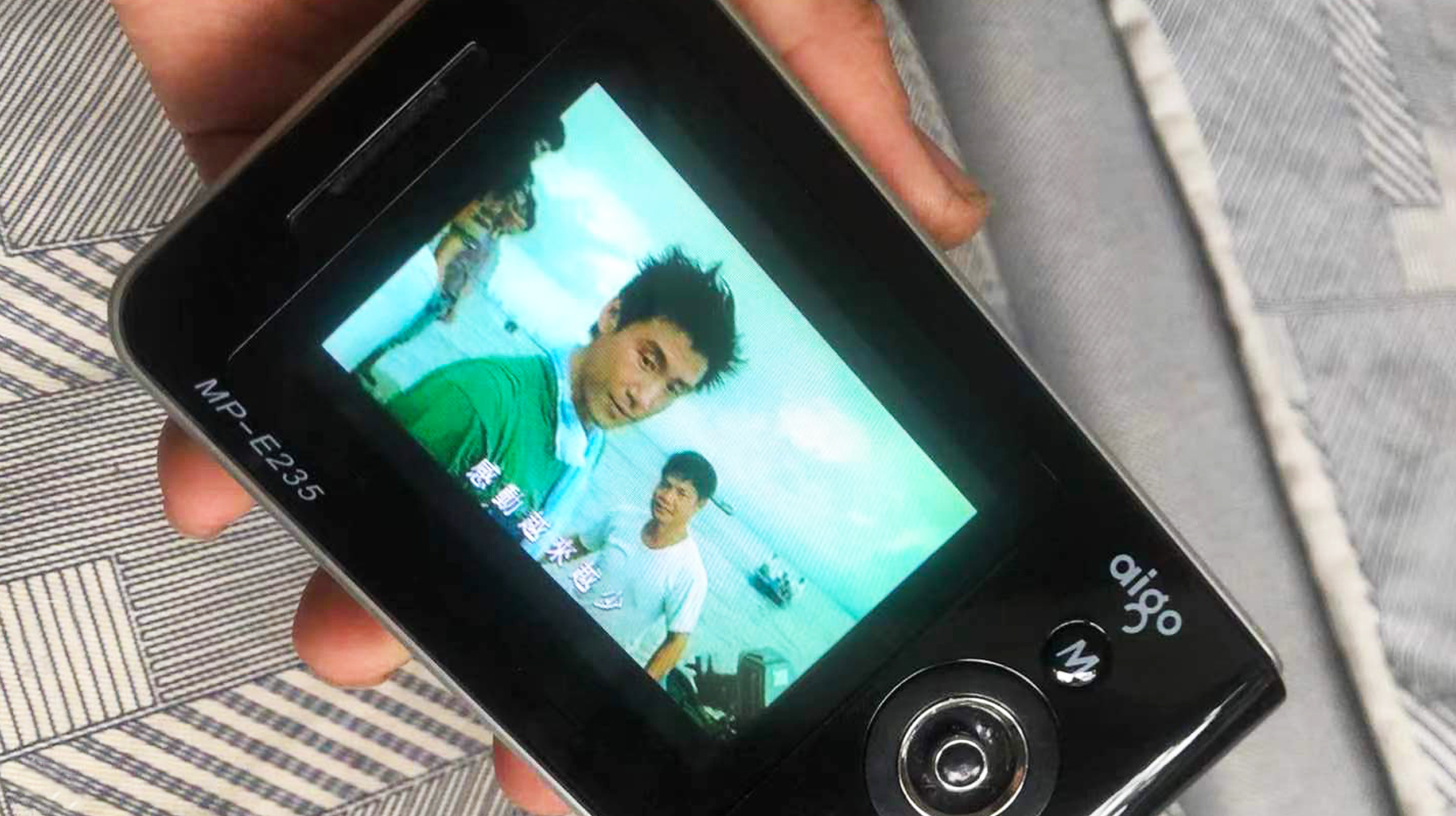 40GB容量能当硬盘用，体验这台国产MP3*放播**器，纯粹的掌上影院