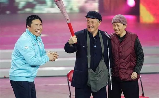 赵本山因什么原因退出舞台,赵本山什么原因退出演艺圈