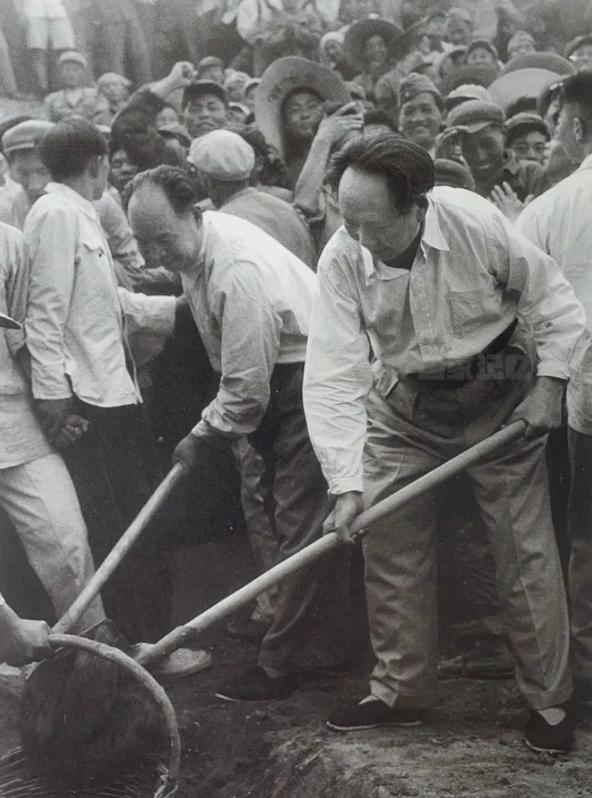 129年了，今天，我们一起缅怀伟人毛*东泽**！