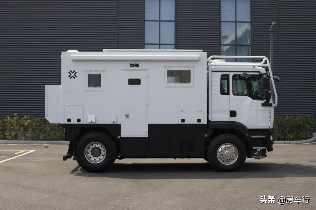 蓝牌五座德国曼重卡房车,b级越野豪华房车大全100万以上