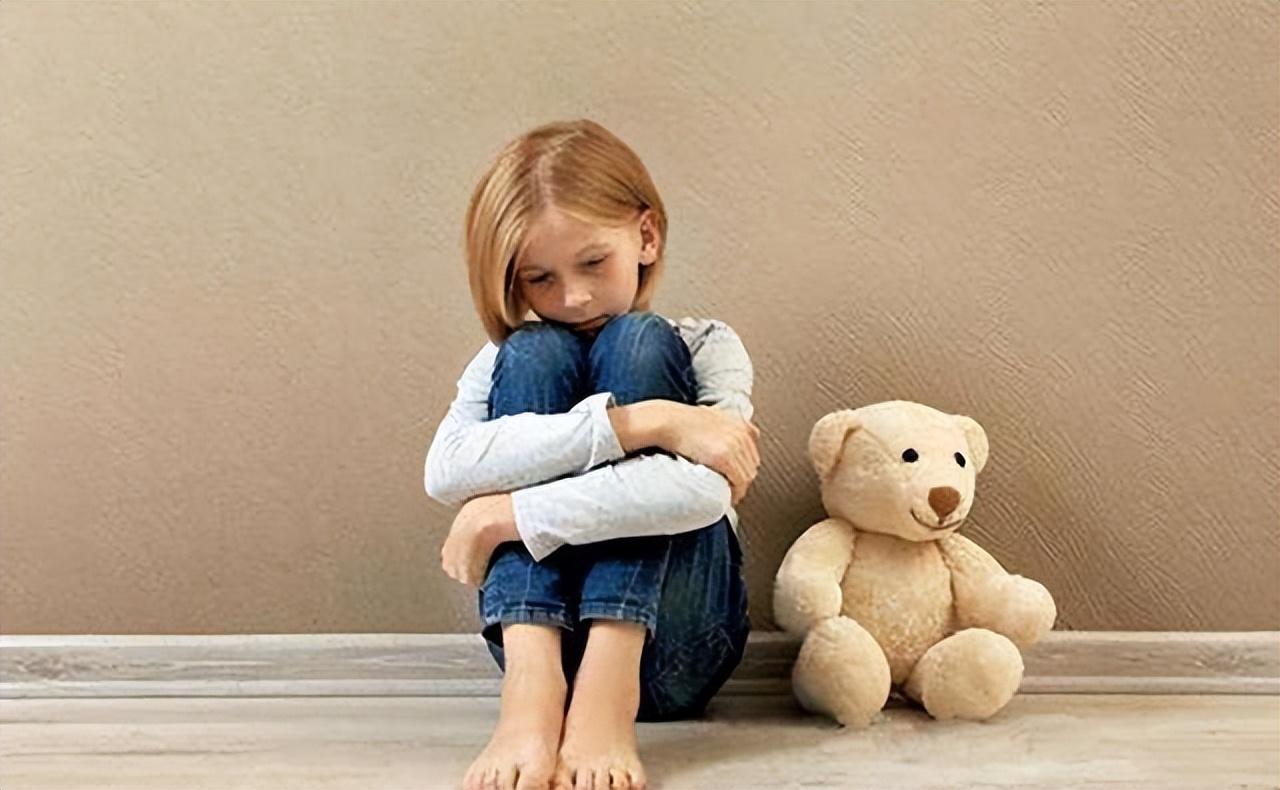 小时候缺爱的人长大有什么特征,缺爱的孩子的心理表现