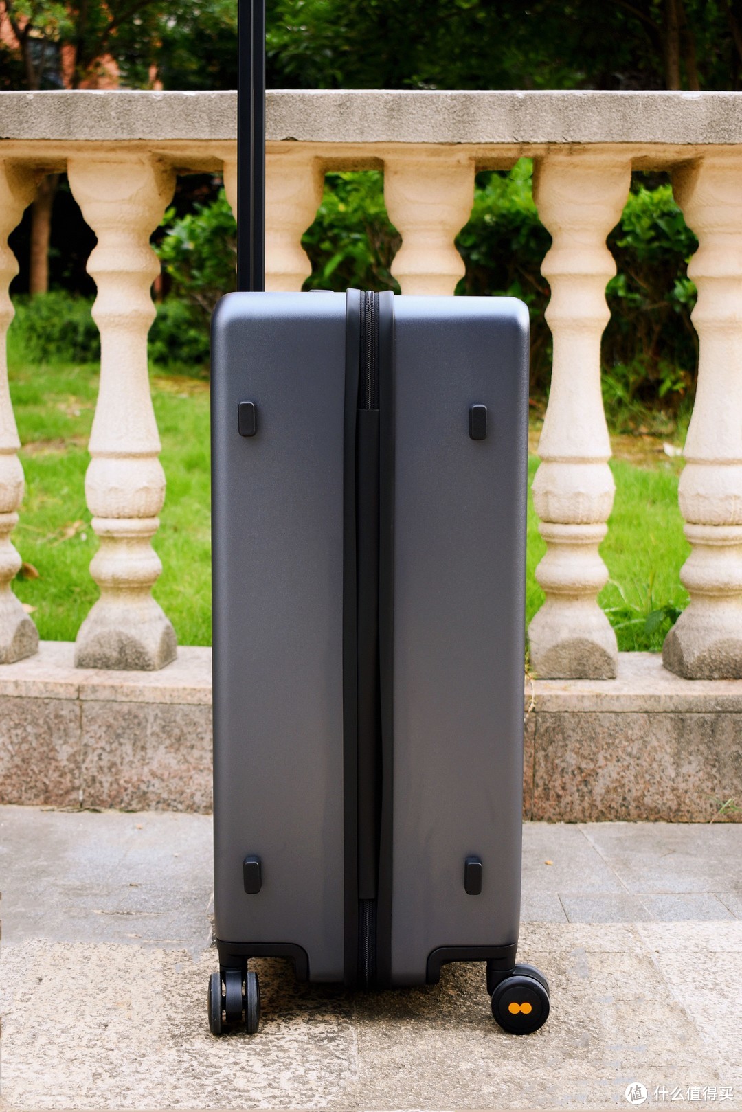 地平线8号城市脉搏行李箱，质感突出，干湿分离，真的好用