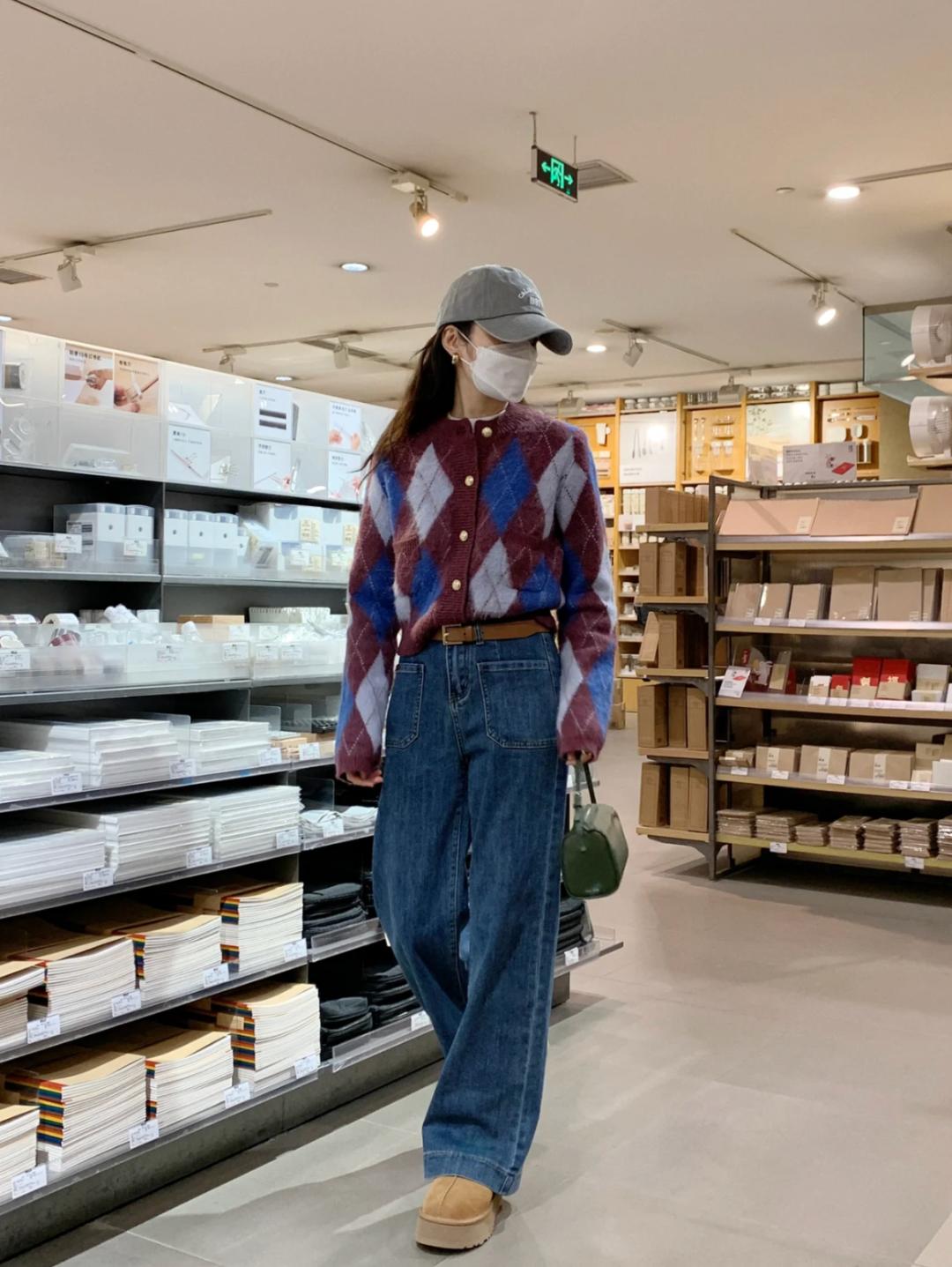 blackpink全员喜欢什么颜色,blackpink三个人穿一样的鞋