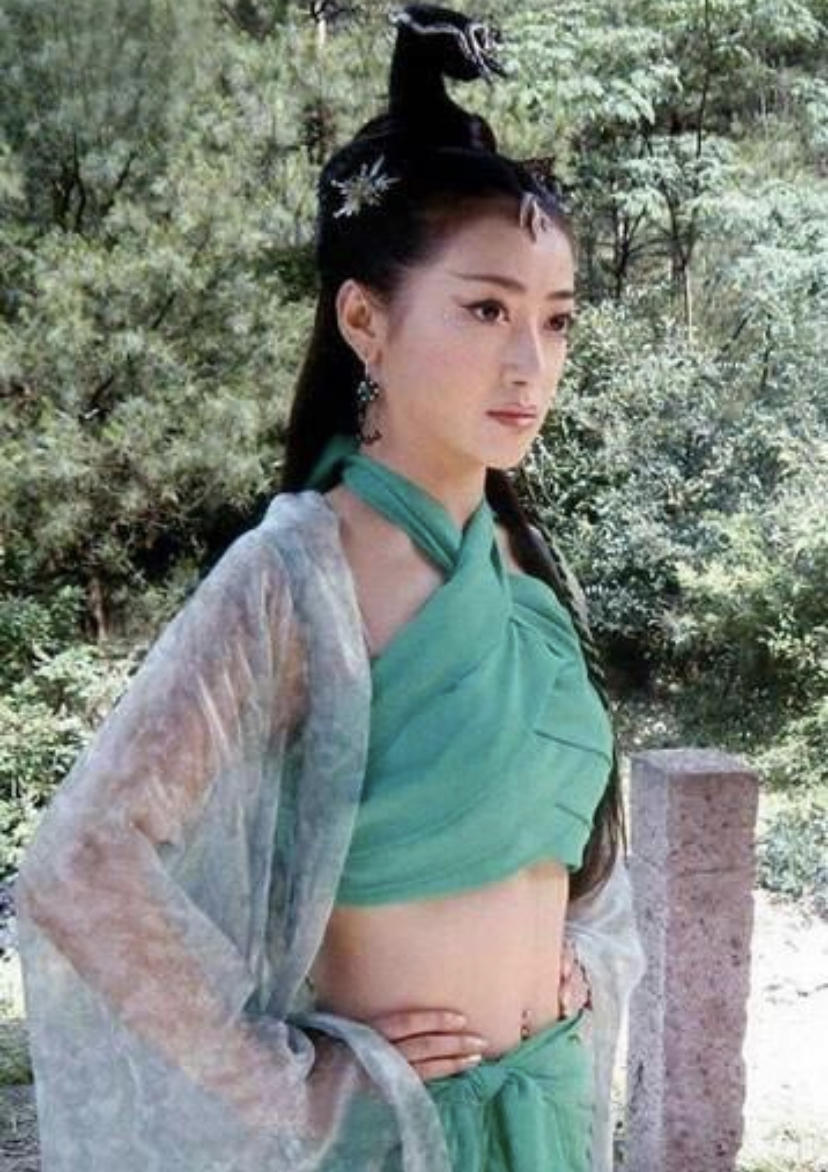 鸡毛穿一身、通天大脑门…国产神话剧的惊人造型,他们全都承包了