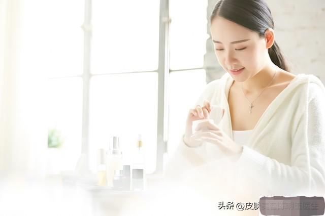 护肤先用精华还是水乳,对护肤很感兴趣
