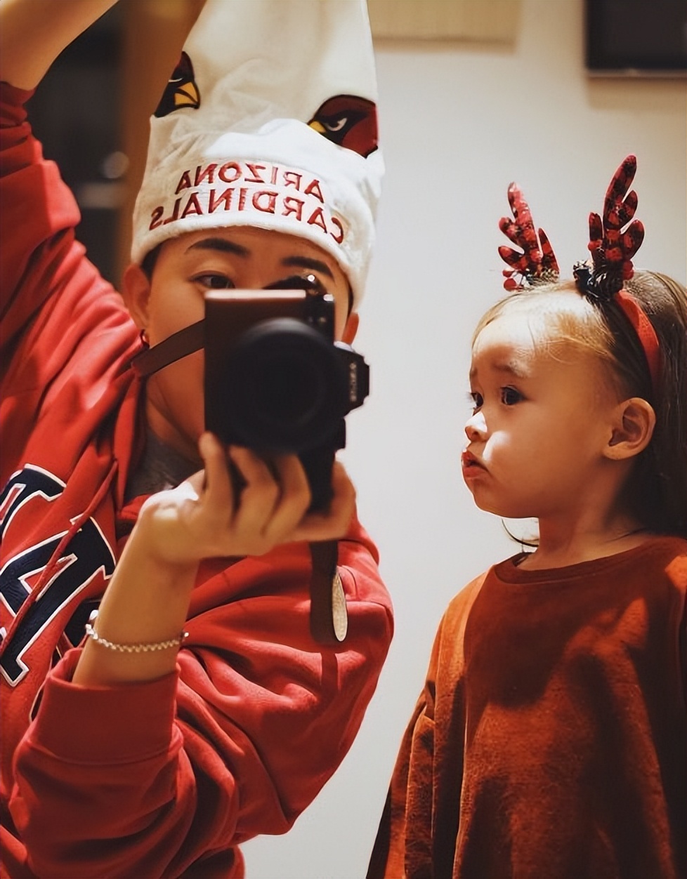 女老板花50万做试管婴儿,29岁单身女老板海外花50万买金子