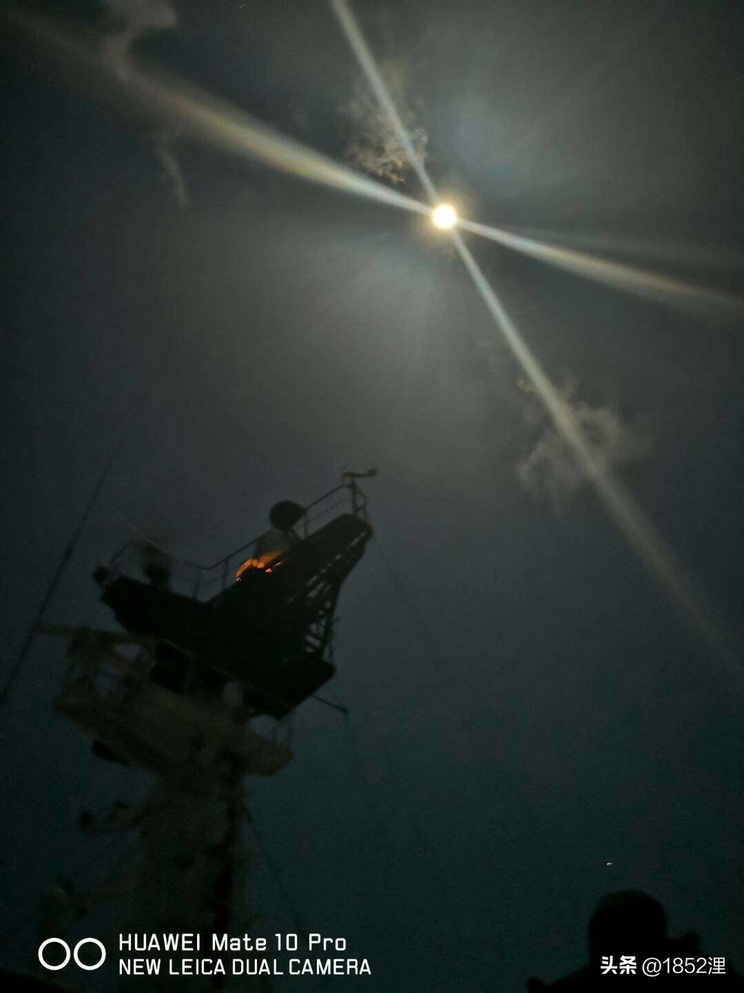 每晚11点船长都能准时收到一则同样电话号码发来的恐吓短信！