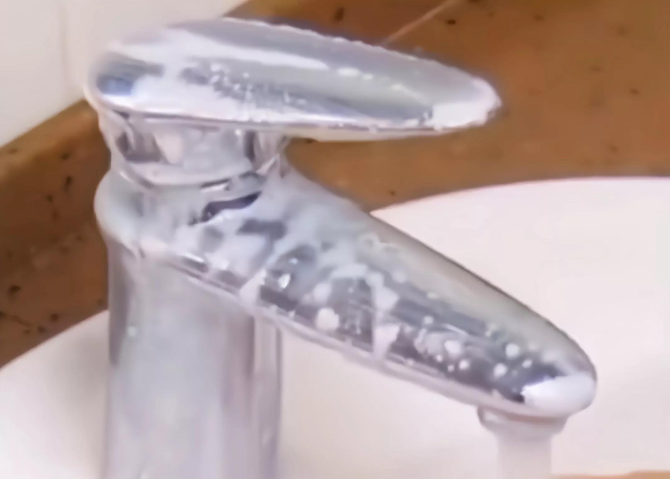 生活小妙招502配小苏打,不用胶水只用小苏打牙膏做起泡胶