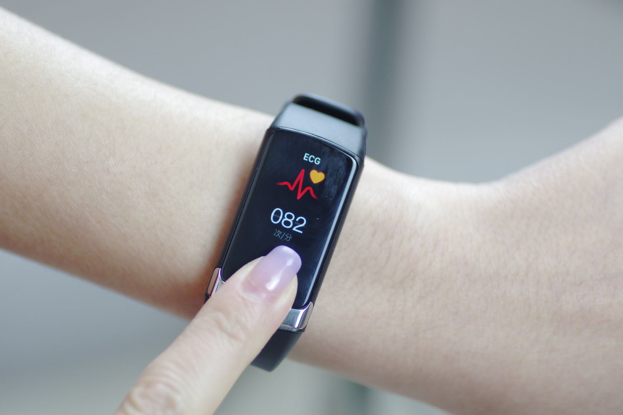 无创血糖手环评测,无创血糖血压智能健康手环