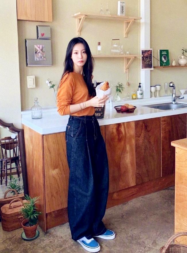 韩国穿搭博主轻熟穿搭 (韩国博主超实用基础款穿搭示范)