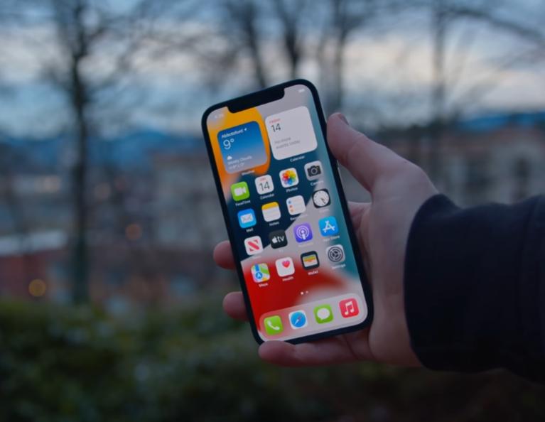 老司机最爱的3款二手旗舰，流畅度堪比2022新机，最低不到2000元