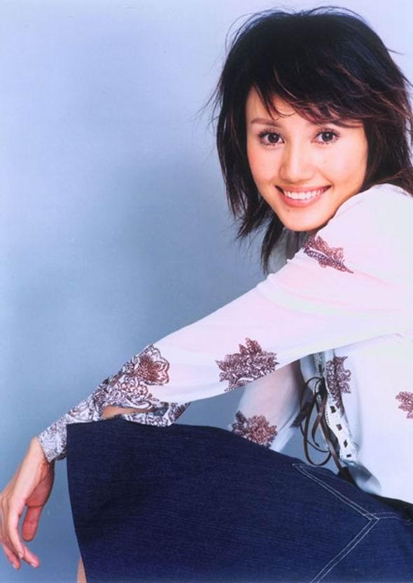 袁泉穿衣服低调又吸引人,袁泉的穿搭风格图片