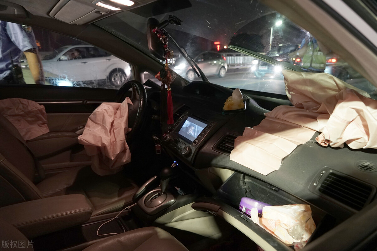 当车祸发生时，人瞬间都会想些什么？一名亲历者的自述