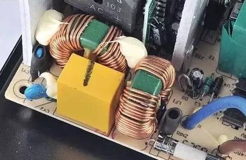 电源内部一定有电阻吗,电源内部一直存在非静电力吗