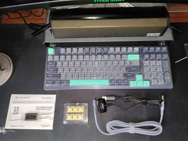 三模机械键盘横评,三百内的三模机械键盘测评