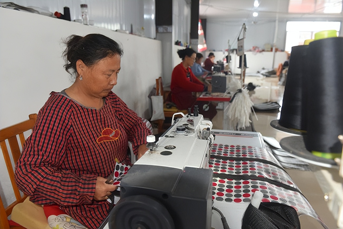 河北景县：乡村“微工厂”拓宽村民致富路