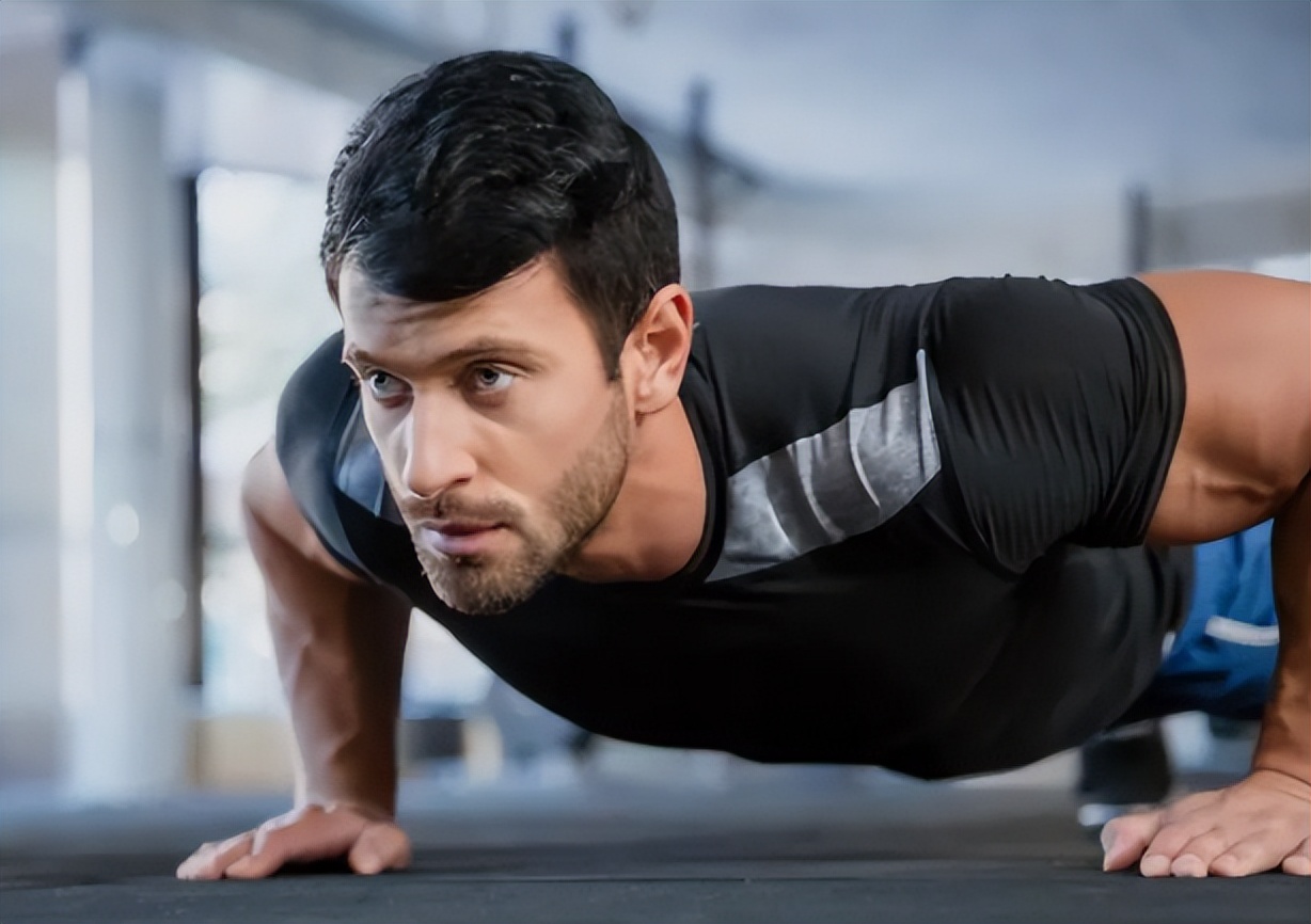 40岁男性毛发变白,40岁男性全身毛发变白是什么原因