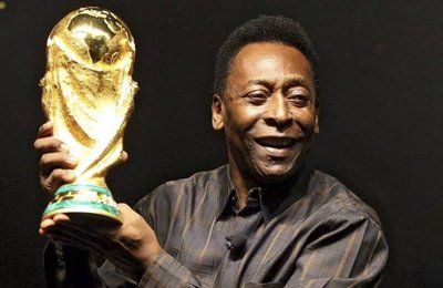 世界三大公认足球球王,球王贝利巴西足球传奇