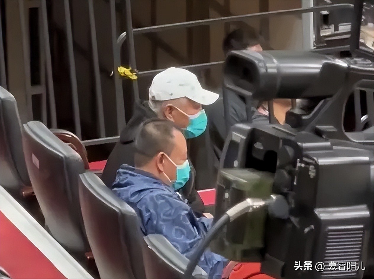 赵本山设宴款待杨鸣,赵本山助阵辽篮展宝刀