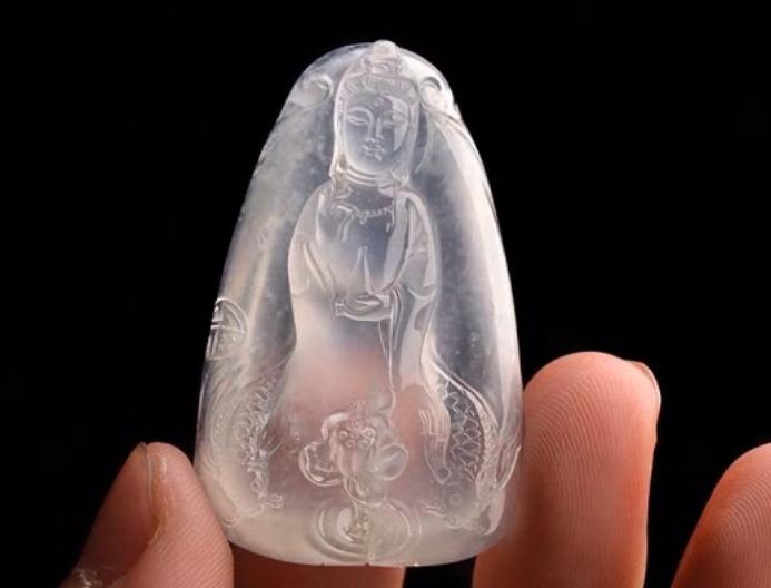 揭秘几种比较靠谱的翡翠鉴别方法,最简单实用鉴别真假翡翠的方法