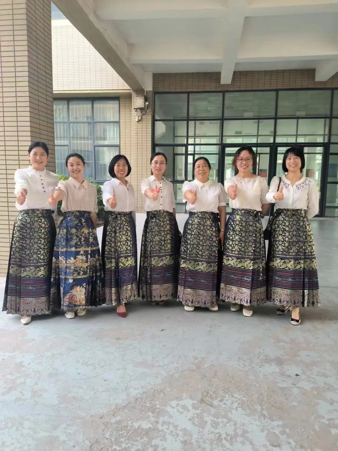 刚刚，青岛5万多勇士霸气走进战场！少年，此去何求？夺盛名、拔头筹、争魁首、独占鳌头！