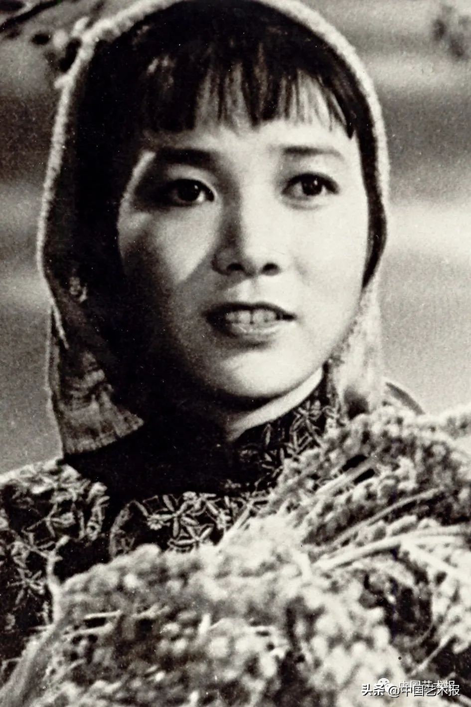 杩欎釜灞曡涓轰粈涔堜細闇囨捈浜哄績,杩欎釜灞曡鎵撶牬鑹烘湳鍜岀敓娲荤殑鐣岄檺